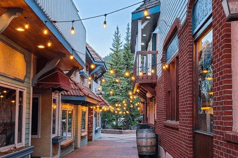 A Lodge Near Rocky Mountain National Park | Stay at Crags Lodge