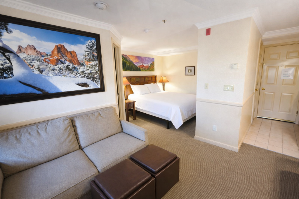 Mountain Lodge Stays in Estes Park | Crags Lodge Rooms & Suites