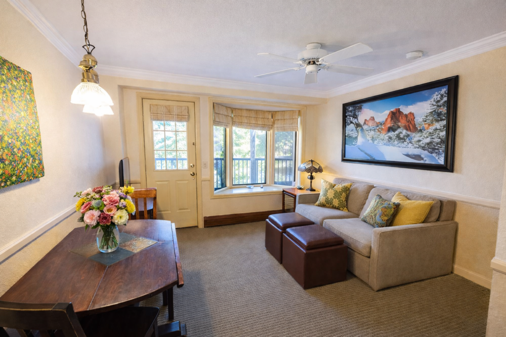 Mountain Lodge Stays in Estes Park | Crags Lodge Rooms & Suites